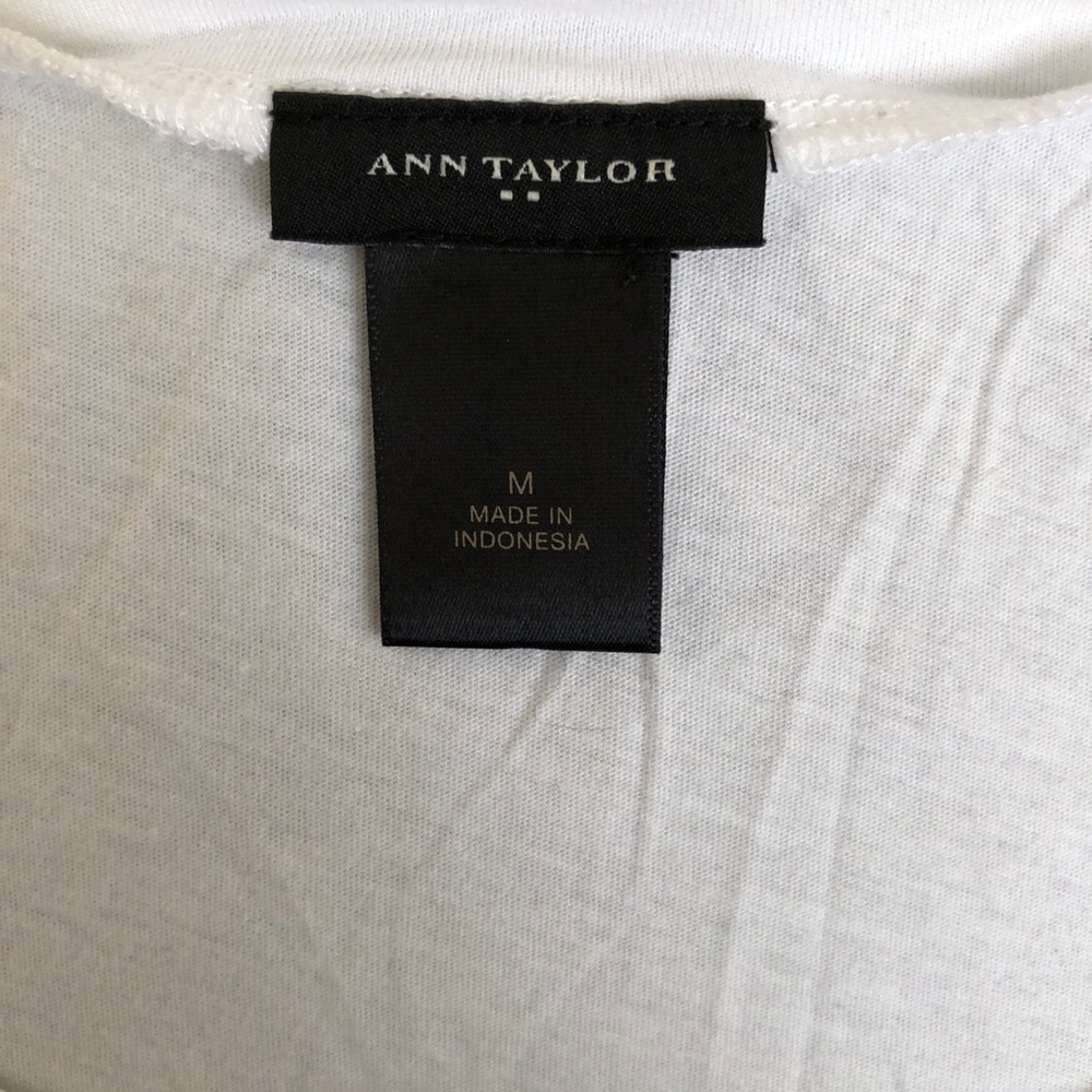 NWOT Ann Taylor Paisley Short Sleeve Tee - Picture 3 of 5